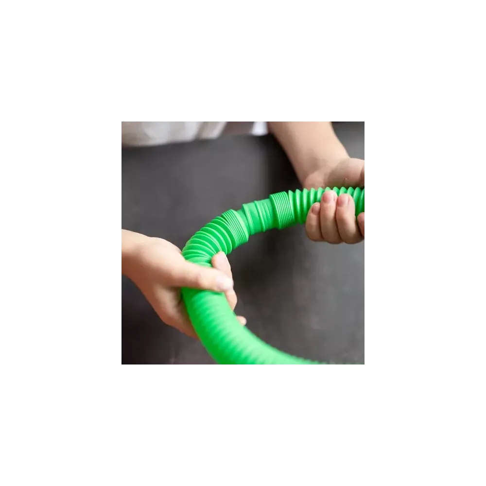 rurki sensoryczne połączone w długi, kolorowy kształt