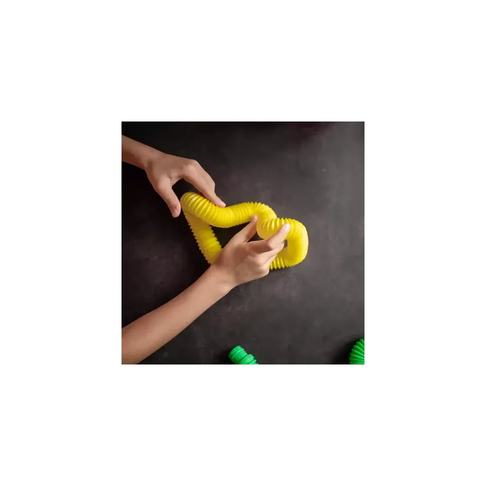 rurki sensoryczne splecione w koło na jasnym tle