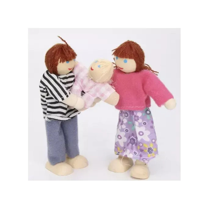 lalka niemowlę i jej starsze rodzeństwo podczas zabawy