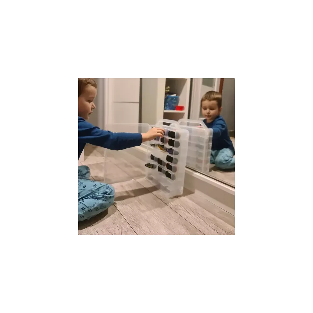 Przechowywanie i organizacja samochodzików w walizce dziecięcej