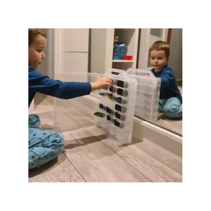 Przechowywanie i organizacja samochodzików w walizce dziecięcej