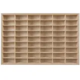 detal drewnianej półki na modele autek w kolorze sosny