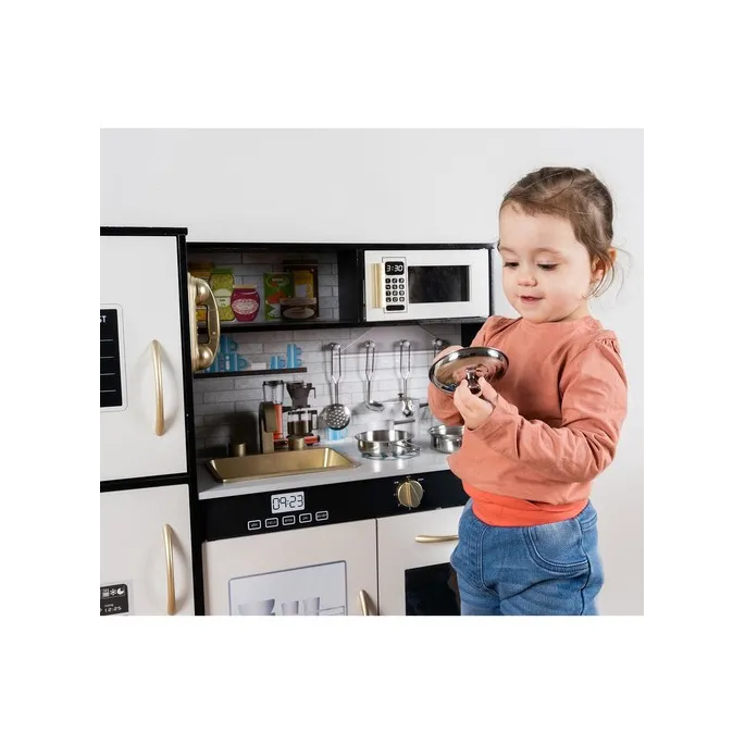 czarno-biało-złota kolorystyka kuchni drewnianej kruzzel