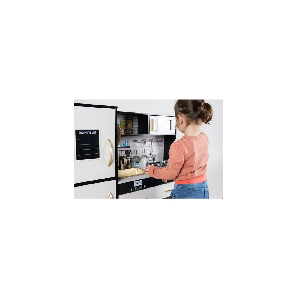 kuchnia kruzzel 22116 w dziecięcym pokoju na tle ściany