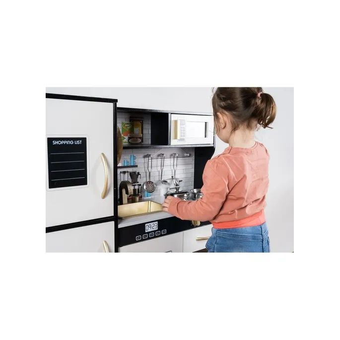 kuchnia kruzzel 22116 w dziecięcym pokoju na tle ściany