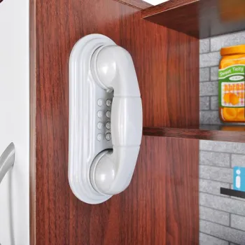 Wyjmowany zlew z tworzywa i akcesoria w kuchni dziecięcej