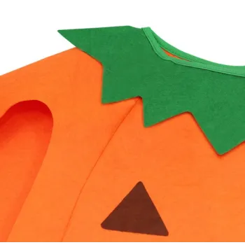 szczegółowy widok materiału filcowego użytego w kostiumie dyni