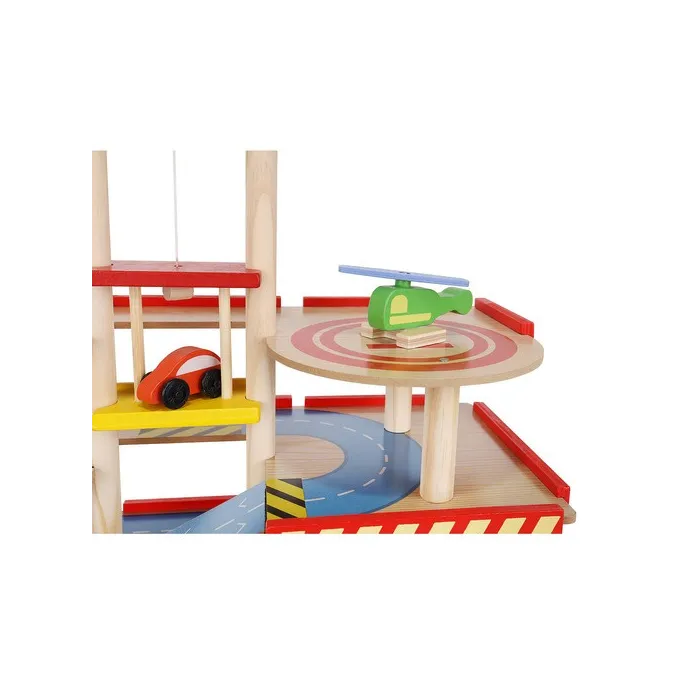 szczegółowy widok na kasę biletową drewnianego parkingu