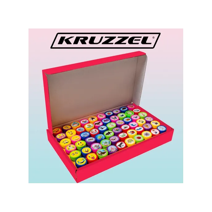 Pojedyncza pieczątka z uśmiechniętą buźką na zbliżeniu