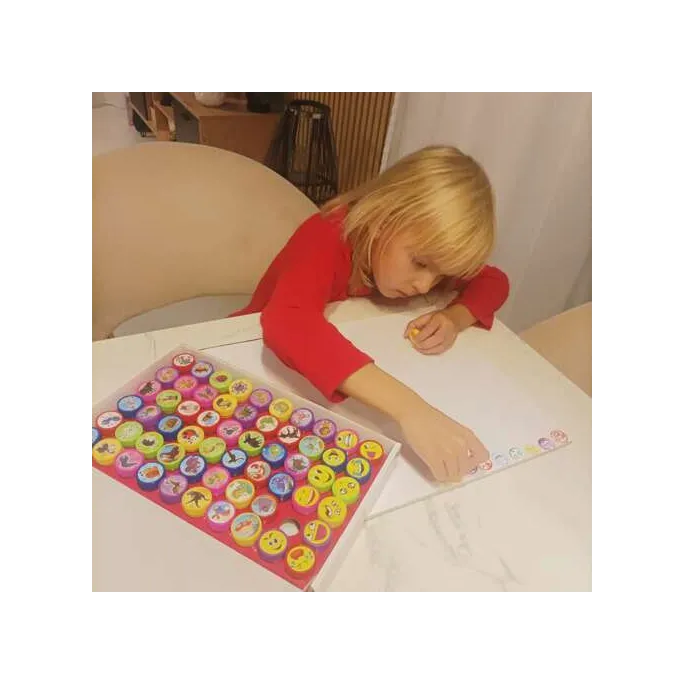 Stempelki do ozdabiania zeszytów i laurek w zestawie dla dzieci