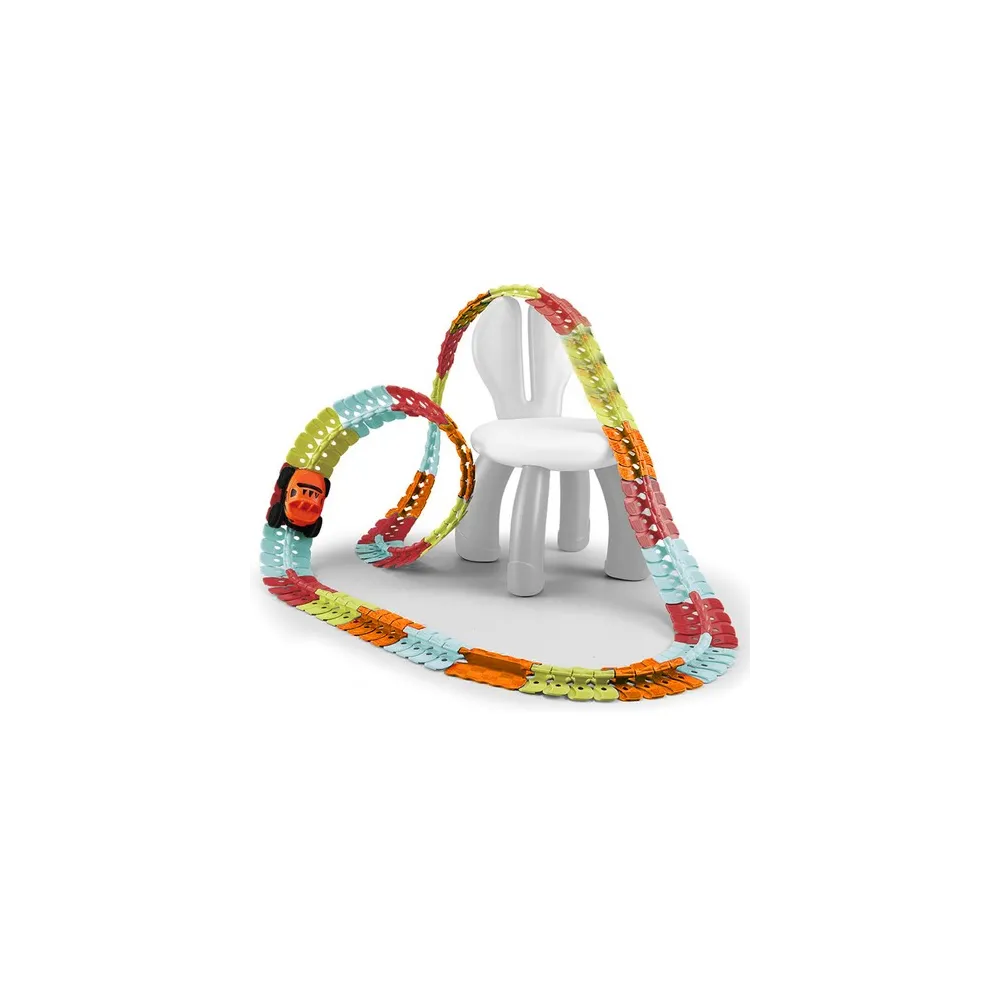 rozwinięty tor o długości 4,8 m gotowy do zabawy