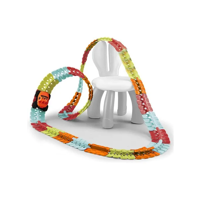 rozwinięty tor o długości 4,8 m gotowy do zabawy