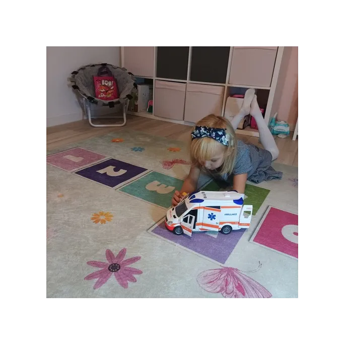 detal drzwi kierowcy i pasażera w ambulansie zabawkowym