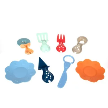 detal misek i talerzyków z wytłoczonym wzorem od spodu