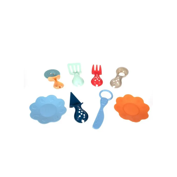 detal misek i talerzyków z wytłoczonym wzorem od spodu