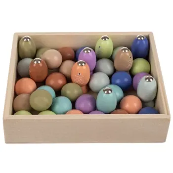 zbliżenie na rybki z magnesem i kulki do zabawy