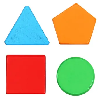 pokaz manipulacji ruchomymi elementami na kostce