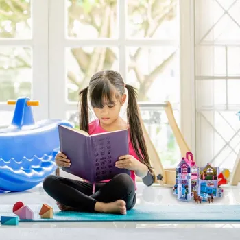 Zestaw domek dla lalek z figurkami, psem i mebelkami rozmieszczonymi w środku