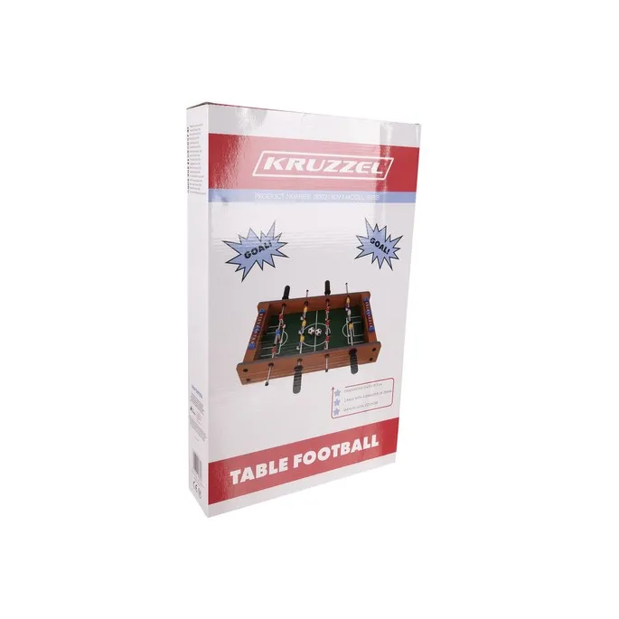 stół piłkarski z licznikiem bramek i piłkarzami