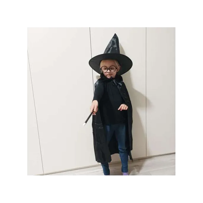 cały zestaw magika ułożony na białym tle