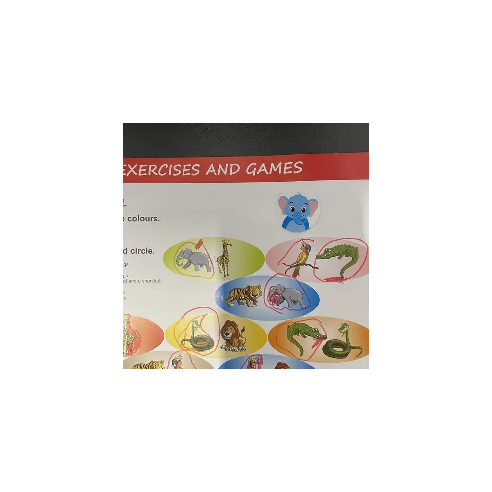 naklejki motywacyjne dla dzieci ułożone na stole