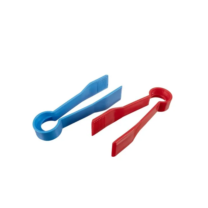 dinozaury i miseczki podczas zabawy edukacyjnej