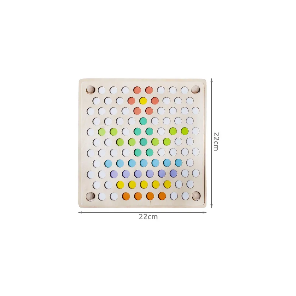 zbliżenie na elementy układanki: foremki i koraliki