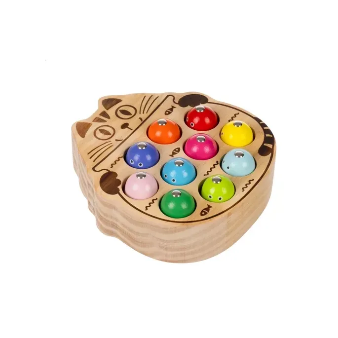 elementy zestawu gry łowienie rybek ułożone obok siebie