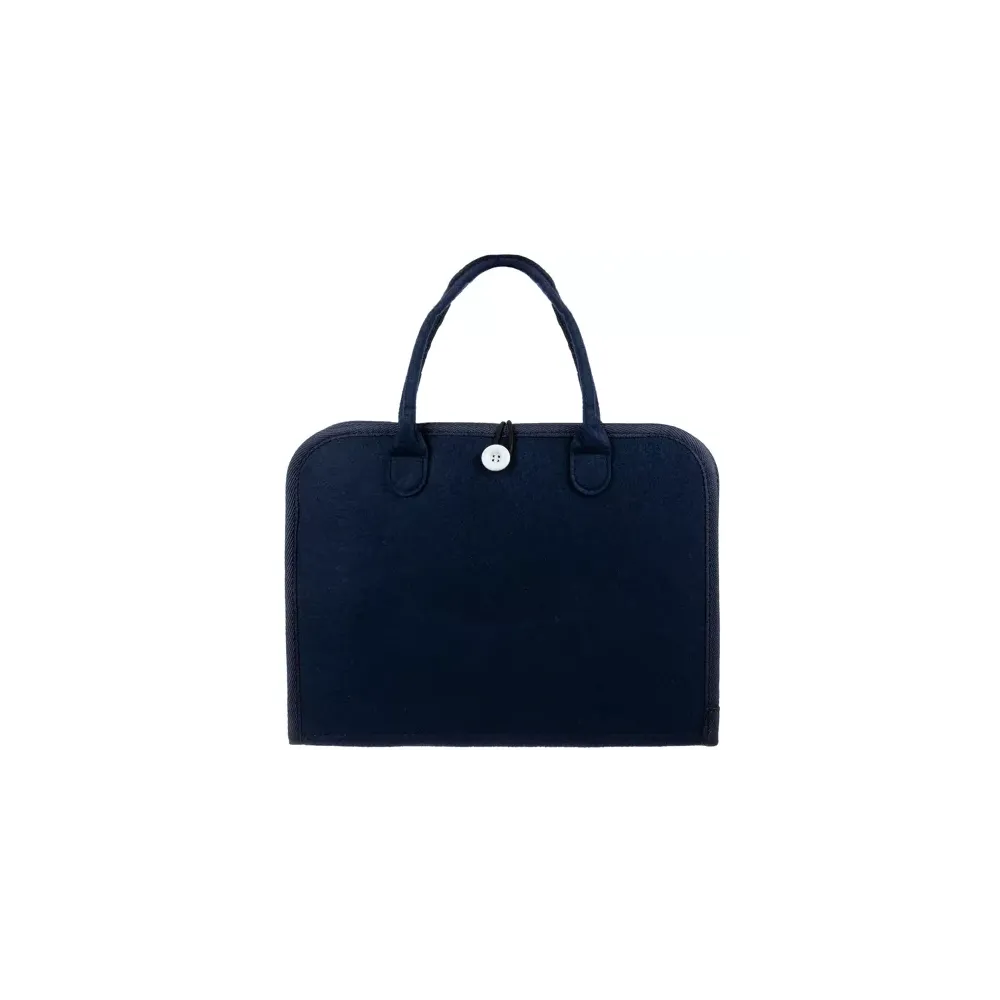 tablica sensoryczna z klamrą i sznurkiem wśród innych elementów