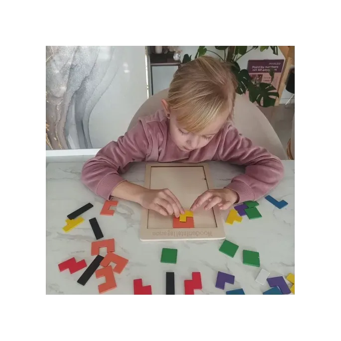 pudełko i zawartość zestawu Kruzzel 22667 na białym tle