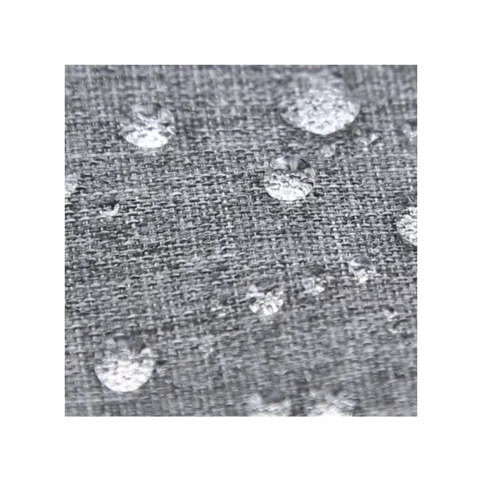 Szary daszek przeciwsłoneczny w aranżacji na wózku dziecięcym