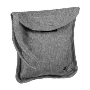 Użytkowanie daszka Malatec 23975 podczas spaceru w słoneczny dzień