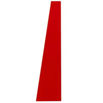 Drewniane liczydło stojące na blacie, widok pod lekkim kątem