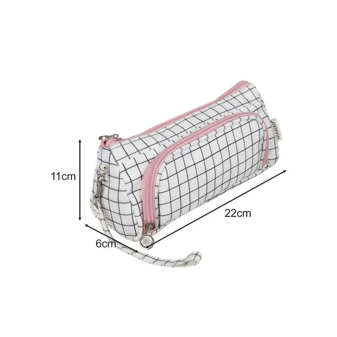widok siateczkowej kieszonki wewnątrz piórnika