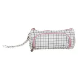 cały piórnik leżący z widocznym uchwytem bocznym