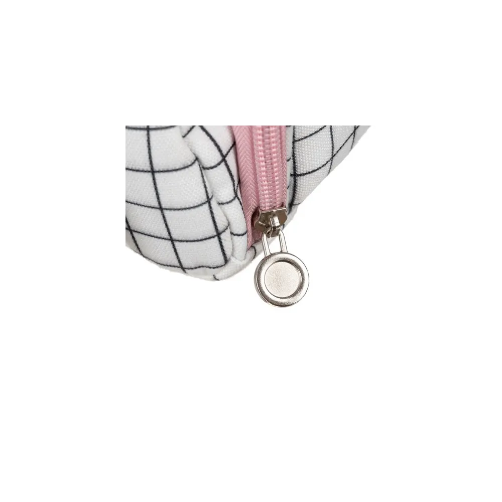 piórnik z obydwoma zamkami zamkniętymi