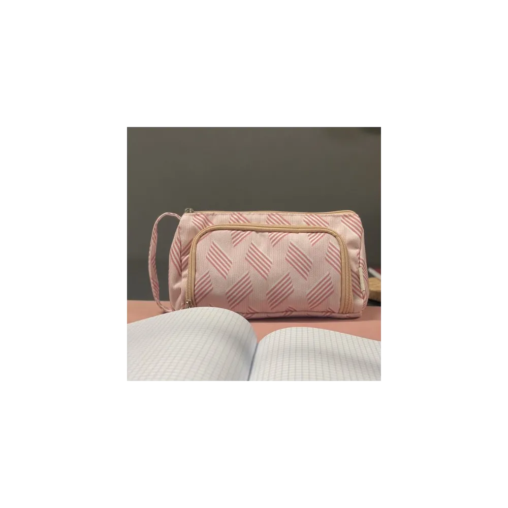 Zamknięty piórnik szkolny różowy z profilu