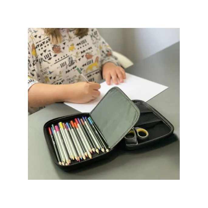 Kolorowe wykończenie i solidny stelaż piórnika Kruzzel