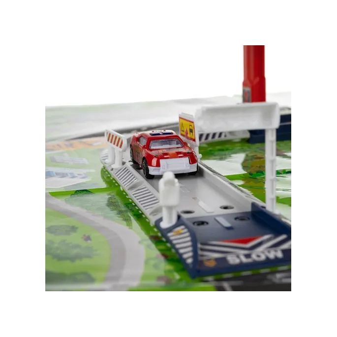 elementy zestawu: samochodziki, helikopter i znaki drogowe