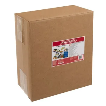 Rywalizacja dzieci w zbieraniu rybek podczas zabawy w basenie