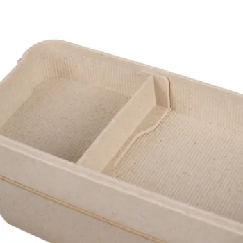 zbliżenie na falowany brzeg widelca pełniącego rolę noża