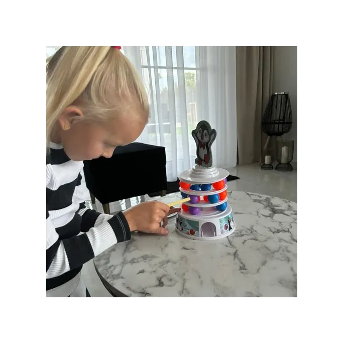 Detal wygodnego patyczka do usuwania piłeczek z wieży