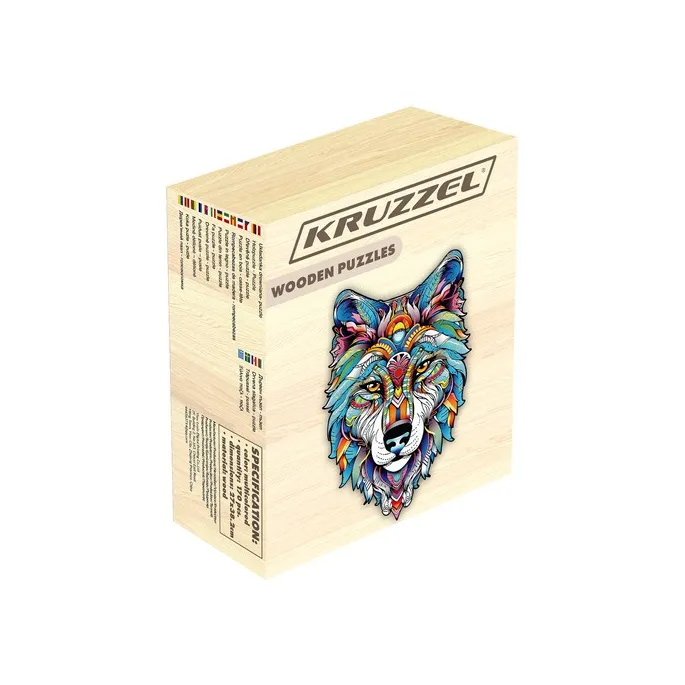 zbliżenie na elementy drewnianych puzzli o motywie wilka