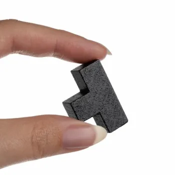 Złożony sześcian z 52 elementów w różnych odcieniach