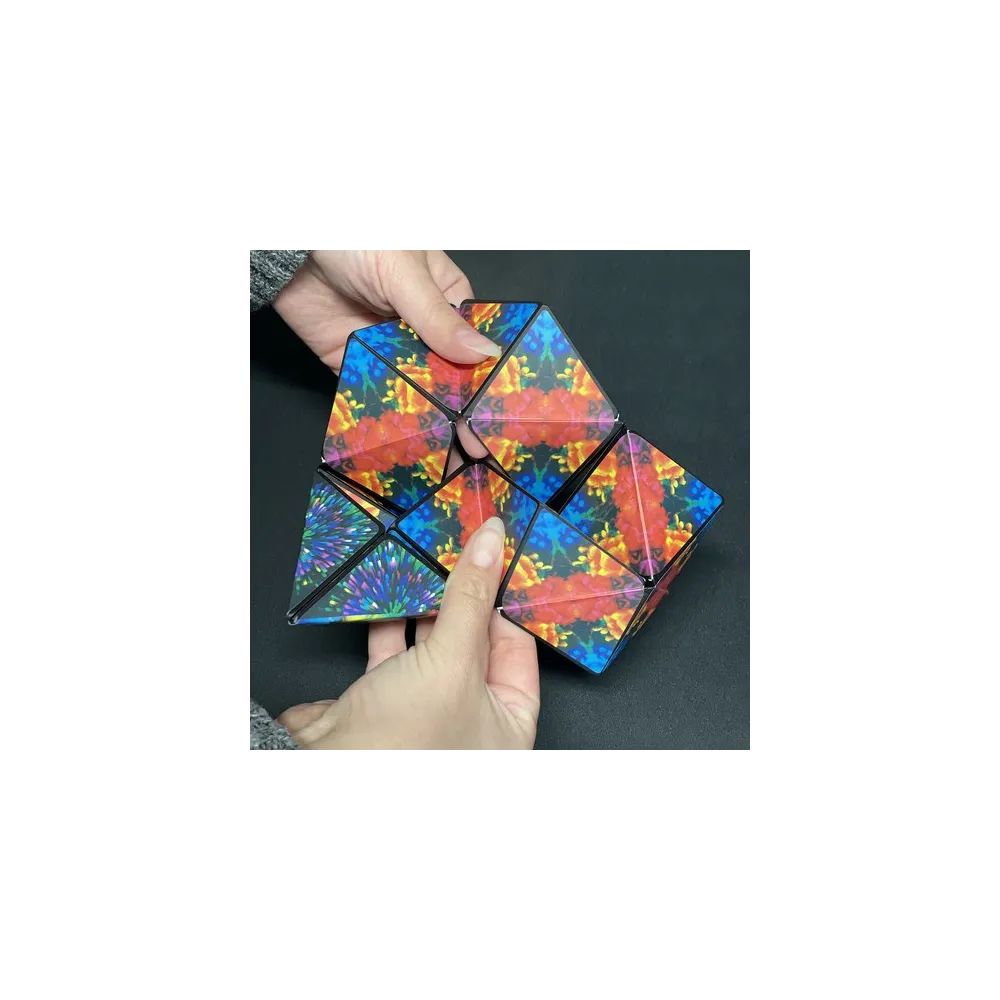 Kreatywna zabawa magnetyczną łamigłówką podczas relaksu