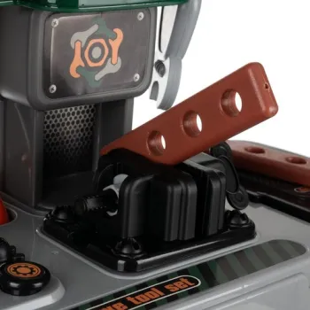 dziecięcy warsztat z imadłem i drewnianymi częściami do skręcania