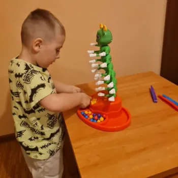 Zaokrąglone, bezpieczne elementy gry zręcznościowej dla dzieci