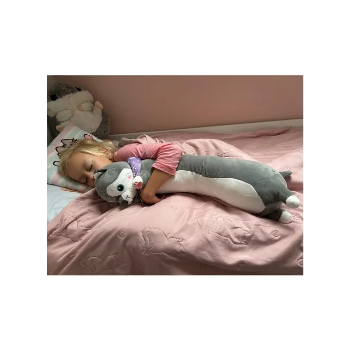 zabawka pies kruzzel w zbliżeniu na teksturę materiału