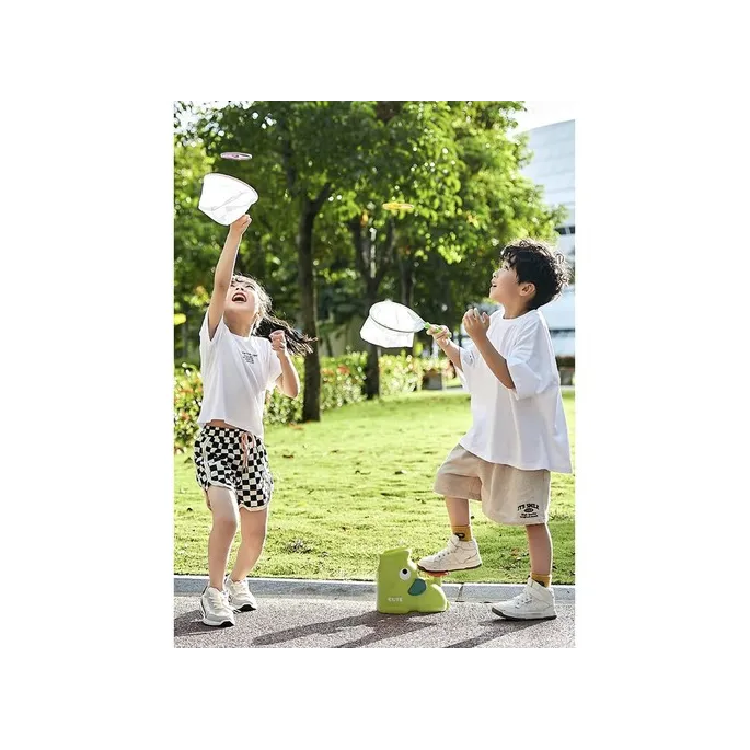 Zbliżenie na kolorowy dysk i elementy wyrzutni Kruzzel 24840