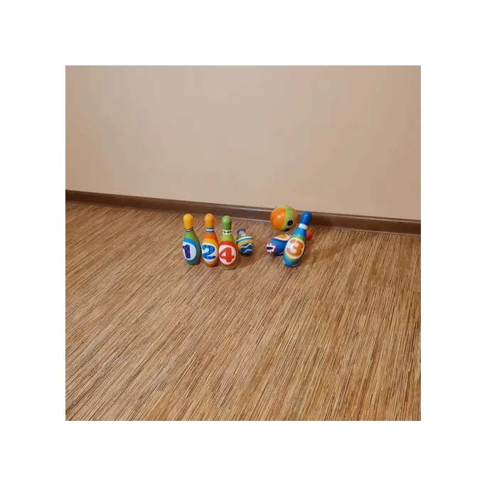 Kręgiel z pianki z wyraźnym oznaczeniem cyfrowym